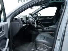 Porsche Cayenne (2025) thumbnail 7