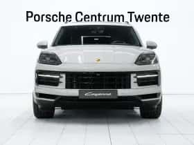 Porsche Cayenne (2023) thumbnail 2