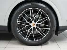 Porsche Cayenne (2023) thumbnail 11