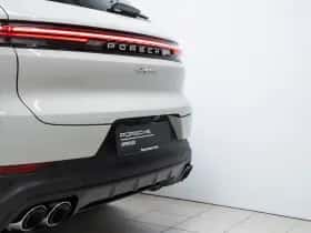 Porsche Cayenne (2023) thumbnail 22