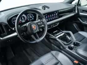 Porsche Cayenne (2023) thumbnail 23