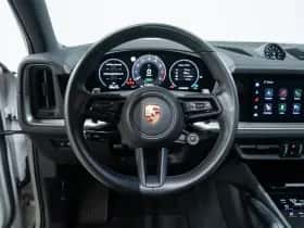 Porsche Cayenne (2023) thumbnail 24