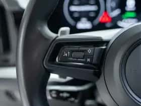 Porsche Cayenne (2023) thumbnail 38