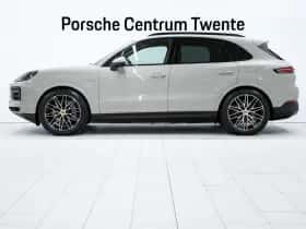 Porsche Cayenne (2023) thumbnail 5