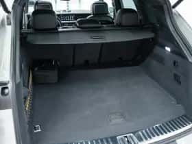 Porsche Cayenne (2023) thumbnail 50
