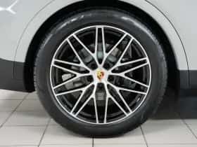 Porsche Cayenne (2023) thumbnail 9