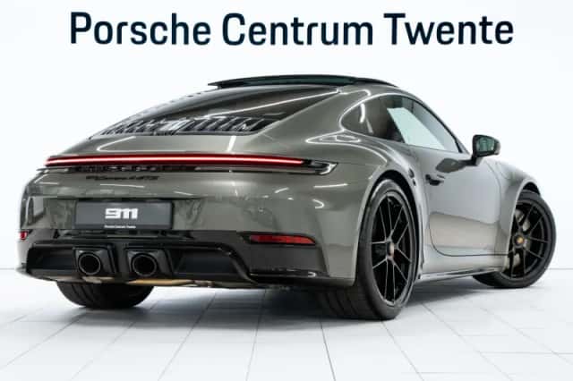 Porsche 911 (2026) thumbnail 3