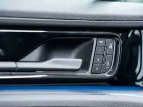 Porsche Panamera (0) thumbnail 27