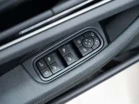 Porsche Panamera (0) thumbnail 28