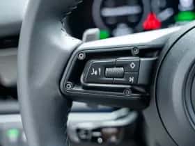 Porsche Panamera (0) thumbnail 36