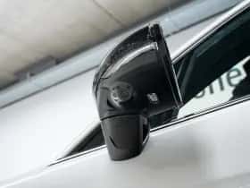 Porsche Panamera (0) thumbnail 16