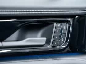 Porsche Panamera (0) thumbnail 29