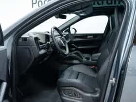 Porsche Cayenne (0) thumbnail 7