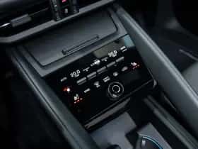 Porsche Macan (2026) thumbnail 43