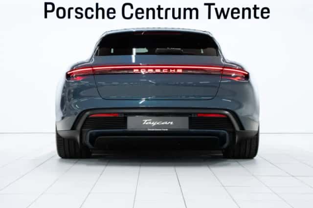 Porsche Taycan (2026) thumbnail 4