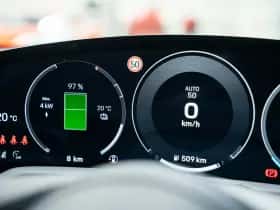 Porsche Taycan (0) thumbnail 35
