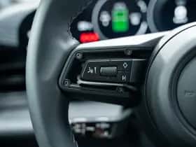 Porsche Taycan (0) thumbnail 37