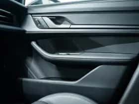 Porsche Taycan (0) thumbnail 52