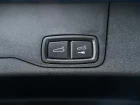 Porsche Taycan (0) thumbnail 54