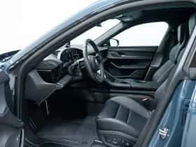 Porsche Taycan (0) thumbnail 7