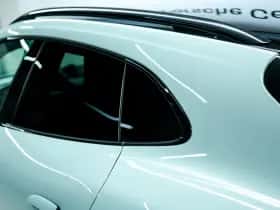 Porsche Taycan (2025) thumbnail 13
