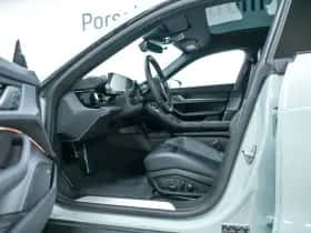 Porsche Taycan (2025) thumbnail 17