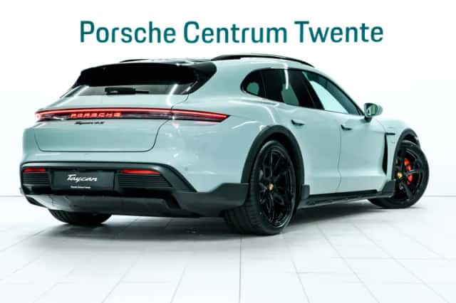 Porsche Taycan (2025) thumbnail 3