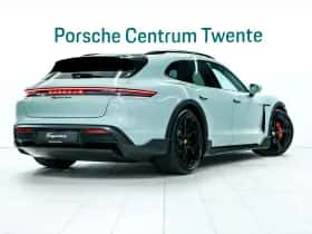 Porsche Taycan (2025) thumbnail 3