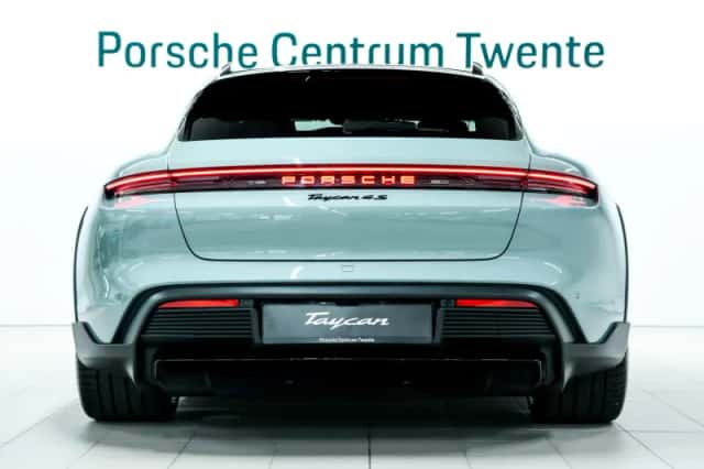 Porsche Taycan (2025) thumbnail 4