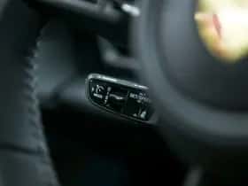 Porsche Taycan (2025) thumbnail 32