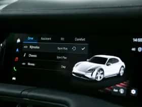 Porsche Taycan (2025) thumbnail 36