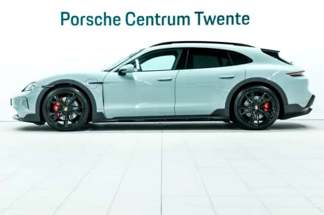 Porsche Taycan (2025) thumbnail 5
