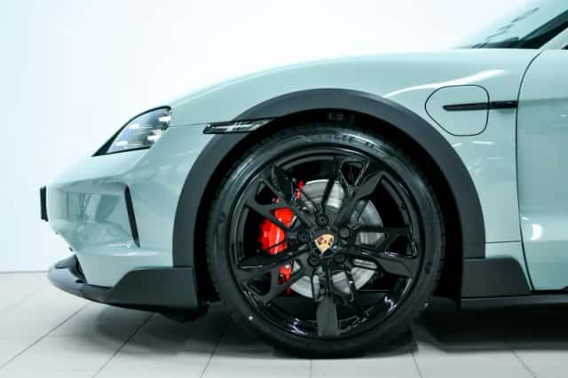 Porsche Taycan (2025) thumbnail 6