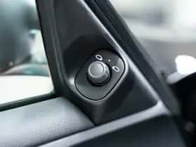 Porsche Cayman (2011) thumbnail 26