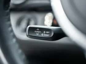 Porsche Cayman (2011) thumbnail 32