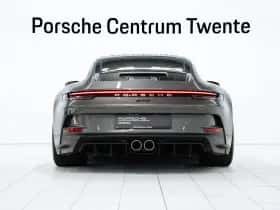 Porsche 911 (2022) thumbnail 4