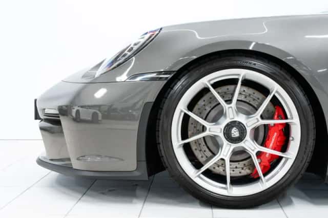Porsche 911 (2022) thumbnail 6