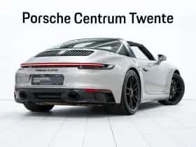 Porsche 911 (2022) thumbnail 3
