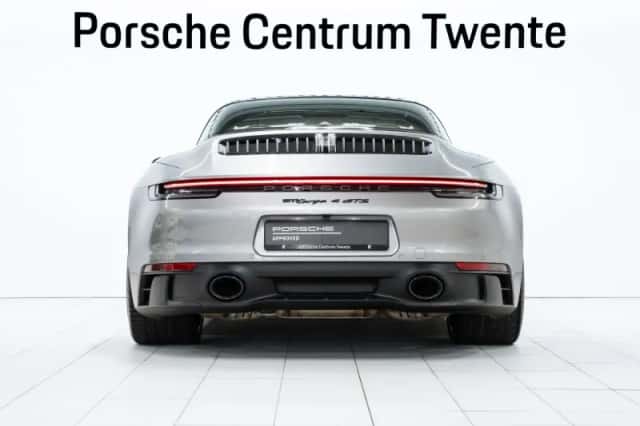 Porsche 911 (2022) thumbnail 4