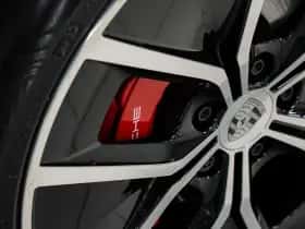 Porsche Taycan (2024) thumbnail 13