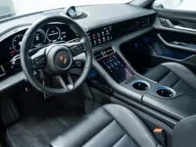 Porsche Taycan (2024) thumbnail 22