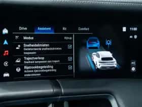 Porsche Taycan (2024) thumbnail 44