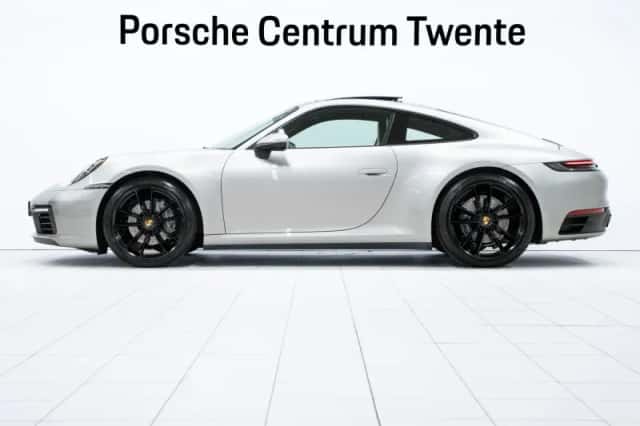 Porsche 911 (2020) thumbnail 5