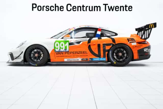 Porsche 911 (2018) thumbnail 5