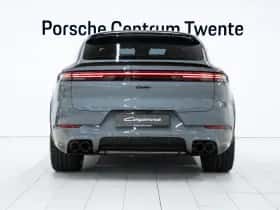 Porsche Cayenne (0) thumbnail 4