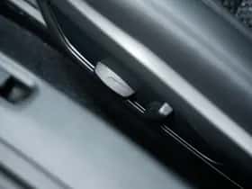 Porsche 911 (2023) thumbnail 24