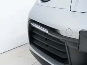 Porsche 911 (2023) thumbnail 9