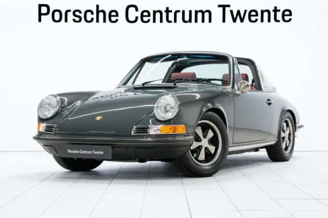 Porsche 911 (1971) thumbnail 1