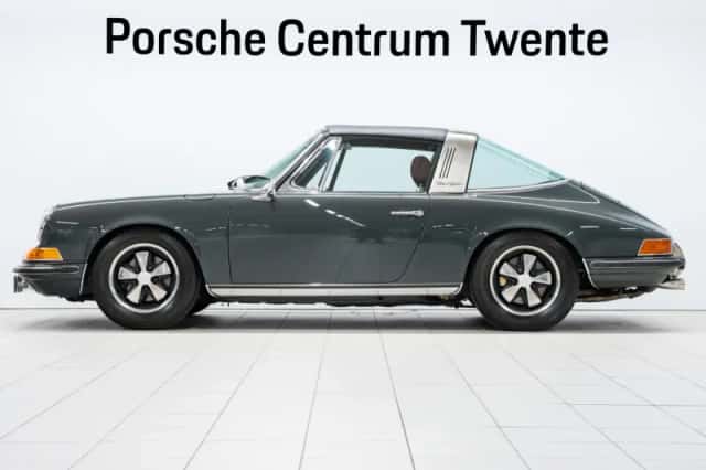 Porsche 911 (1971) thumbnail 6