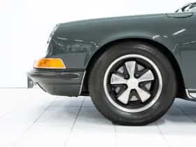 Porsche 911 (1971) thumbnail 7